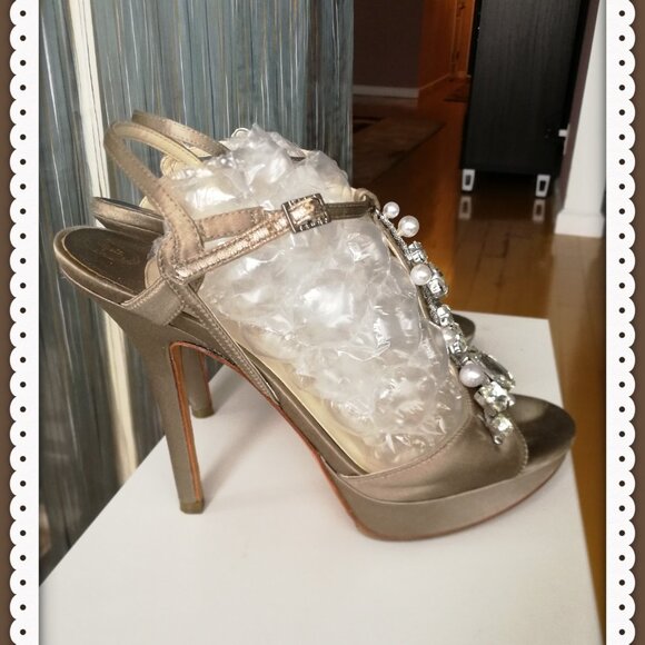 IVANKA TRUMP ALLUVIA Champagne Satin Designer Jeweled EVENING Sandals 7M - Picture 8 of 12